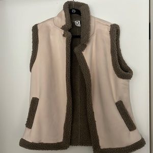 Anthropology small cream and grey fur vest with pockets